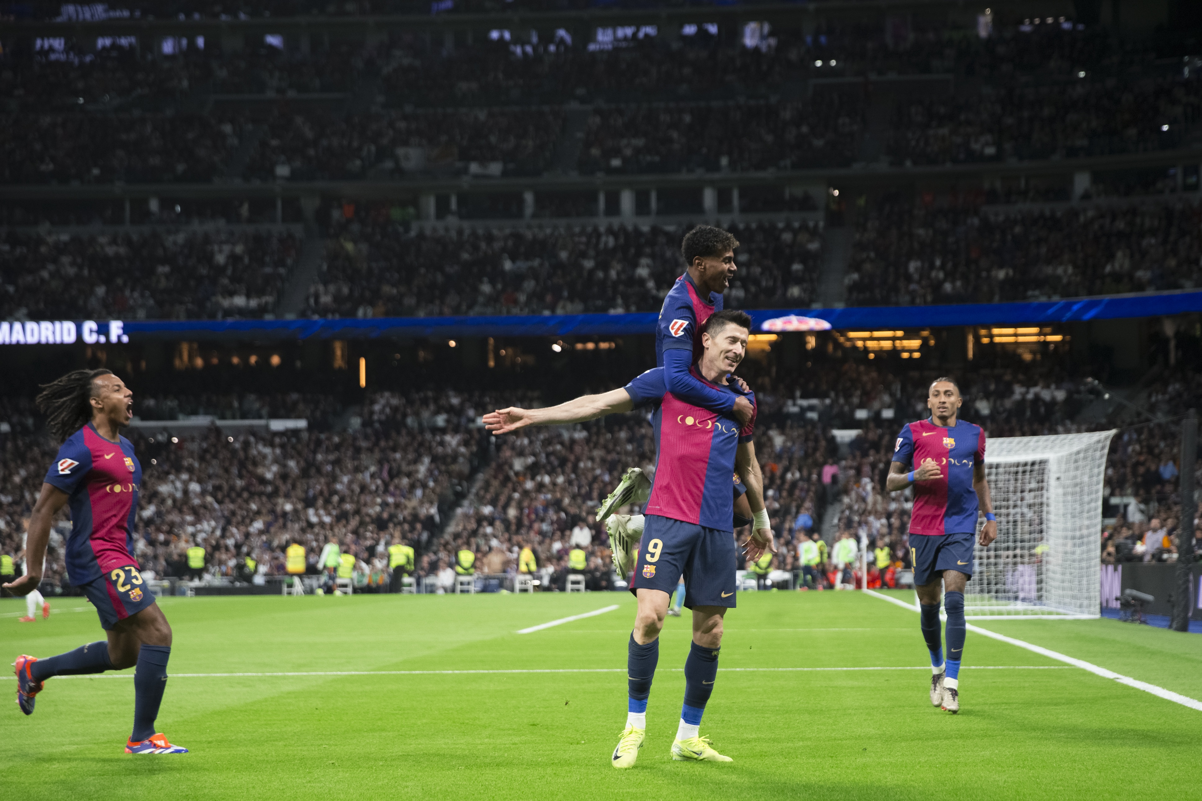 世体报道巴巴斯特罗主场门票一票难求巴萨放弃10%客队票额_极尽体育